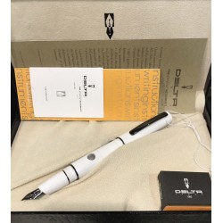 Penna stilografica Oblò bianca in acciaio pennino medio - DELTA DO76035